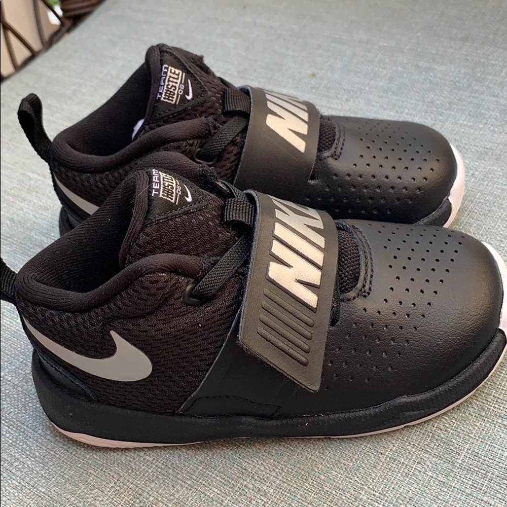 Nike Team Hustle